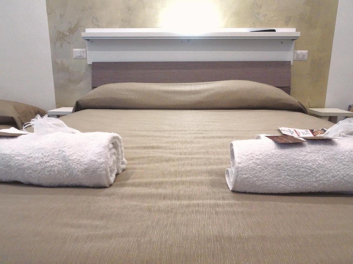 Bed & Breakfast A Capua Adiacente Al Duomo - Il Vicolo Eksteriør billede